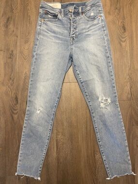 GAP Women High-Rise Light Wash Distressed Jeans